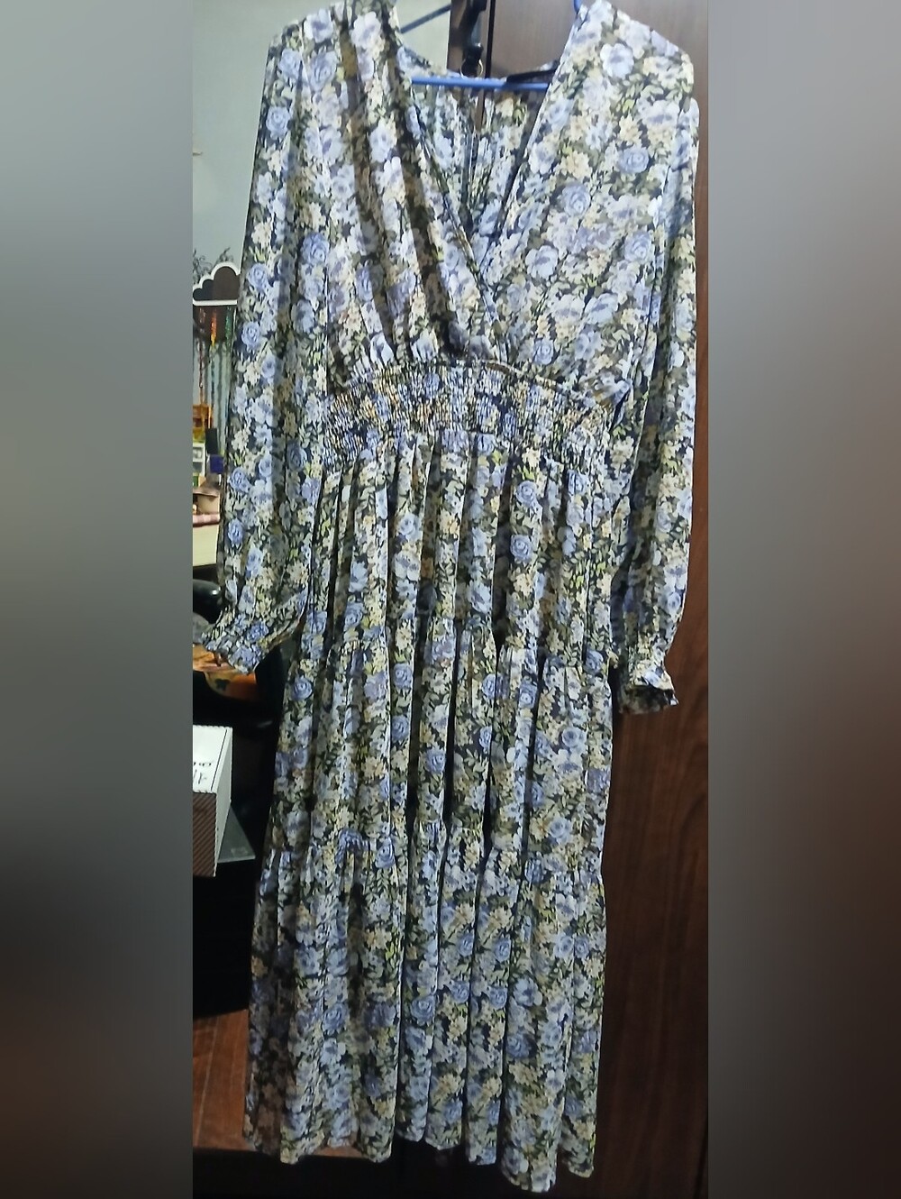 Womans Size XL Vici Floral Long Sleeve Smocked Waist Dress - Blue Floral